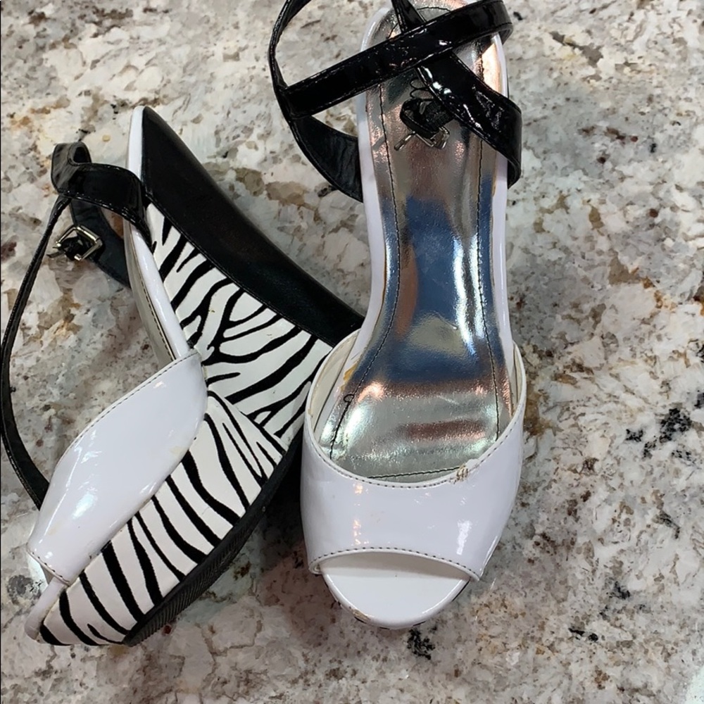 Shoes - Picture 2 of 2